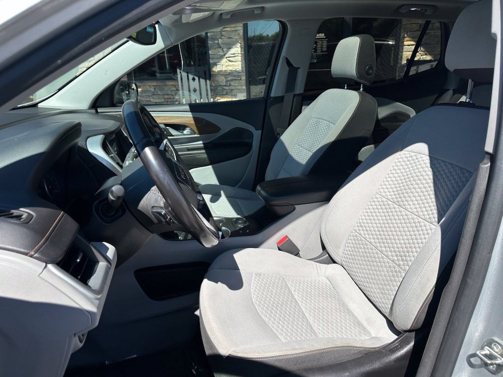 Used 2019 GMC Terrain SLE w/ Driver Convenience Package FWD image 14