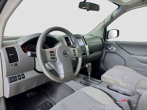 Used 2019 Nissan Frontier SV image 8