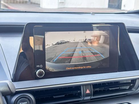 Used 2023 Toyota Prius LE image 27