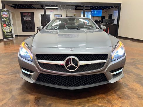 Used 2013 Mercedes-Benz SL 550 image 4