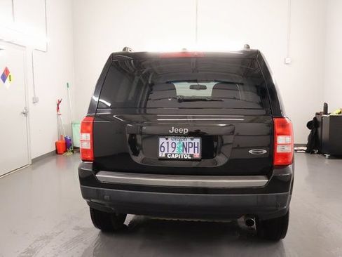 Used 2016 Jeep Patriot Sport w/ Power Value Group FWD image 3