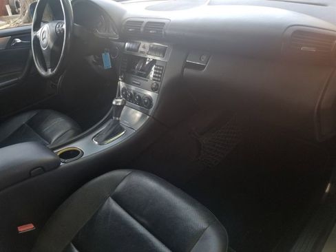 Used 2005 Mercedes-Benz C 230 Sedan image 22