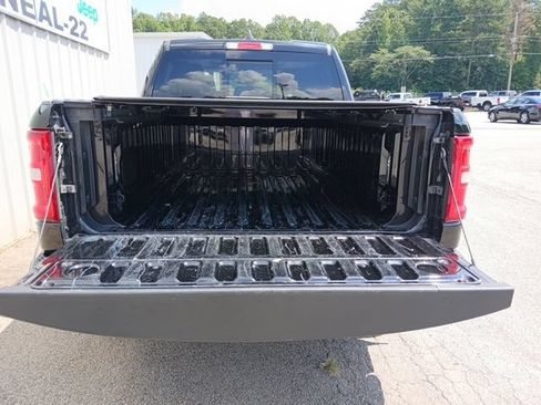 Used 2025 RAM 1500 Laramie AWD/4WD image 7