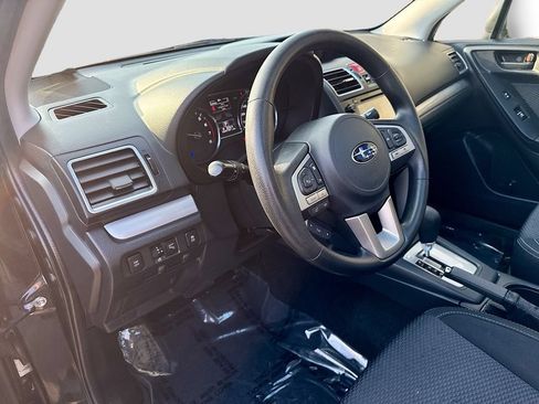 Used 2017 Subaru Forester 2.5i Premium AWD/4WD image 5