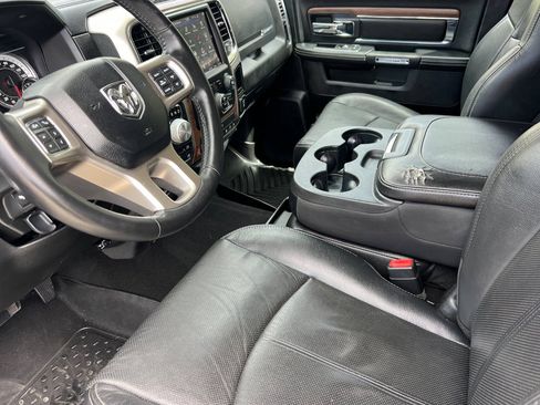 Used 2018 RAM 1500 Laramie AWD/4WD image 10