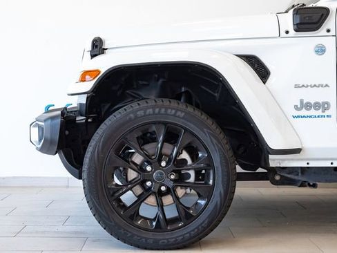Used 2024 Jeep Wrangler Unlimited Sahara AWD/4WD image 31
