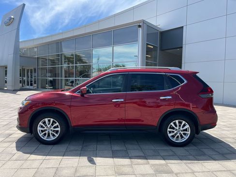 Used 2018 Nissan Rogue SV FWD image 3