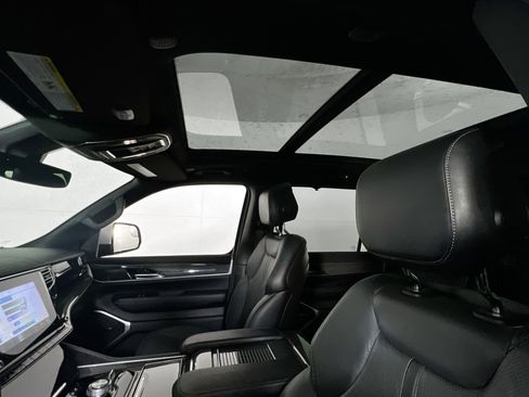 Used 2022 Jeep Wagoneer Series II w/ Convenience Group I image 23