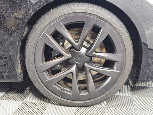 Used 2022 Tesla Model S image 9