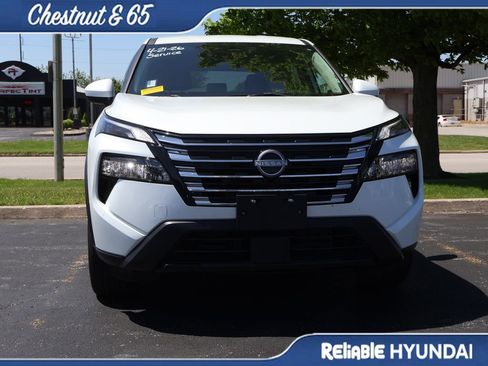 Used 2024 Nissan Rogue SV image 6