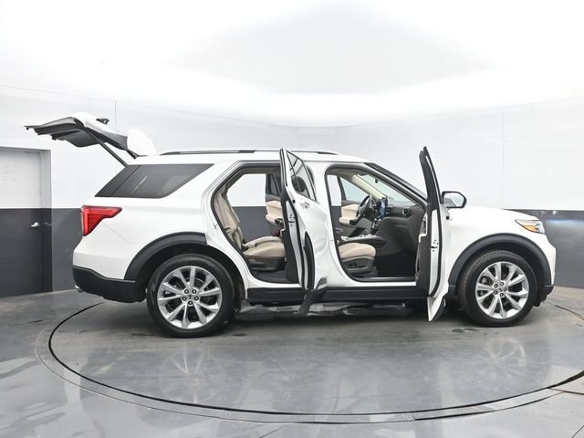 Used 2022 Ford Explorer Platinum w/ Equipment Group 601A AWD/4WD image 58