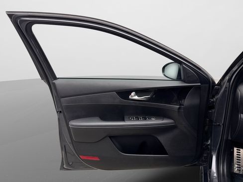 Used 2023 Kia Forte GT-Line FWD image 11