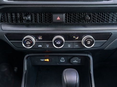 Used 2025 Honda CR-V LX image 27