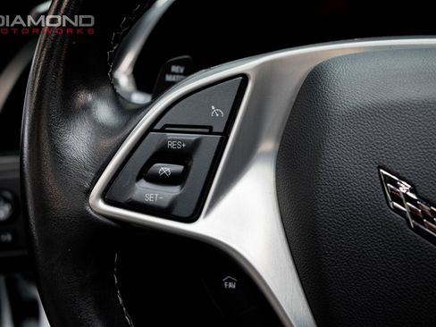 Used 2019 Chevrolet Corvette Stingray Coupe w/ 1LT RWD image 95