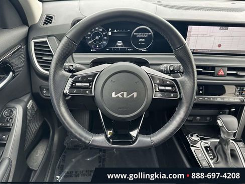 Certified 2023 Kia Seltos S w/ Navigation Package FWD image 13
