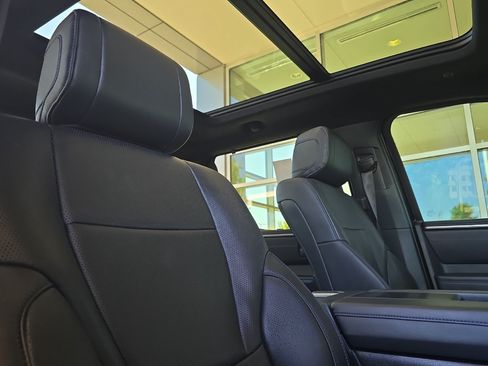 Used 2024 Toyota Tundra Platinum AWD/4WD image 16