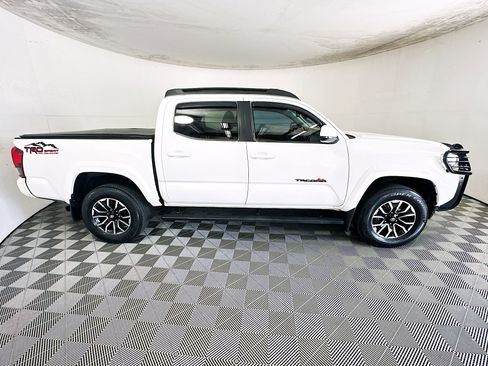 Used 2019 Toyota Tacoma SR5 image 2