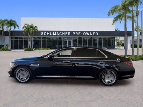 Used 2020 Genesis G90 3.3T Premium RWD image 4