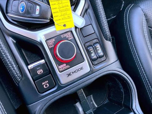 Used 2022 Subaru Forester Limited image 31