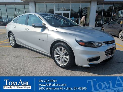 Used 2017 Chevrolet Malibu LT w/ Driver Confidence Package FWD image 1