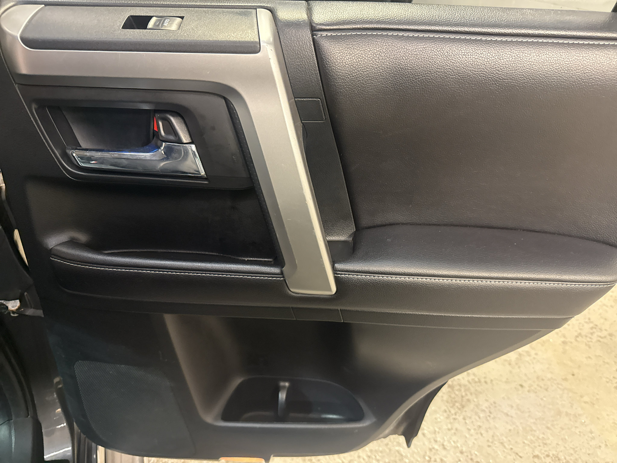 Used 2016 Toyota 4Runner Limited AWD/4WD image 19