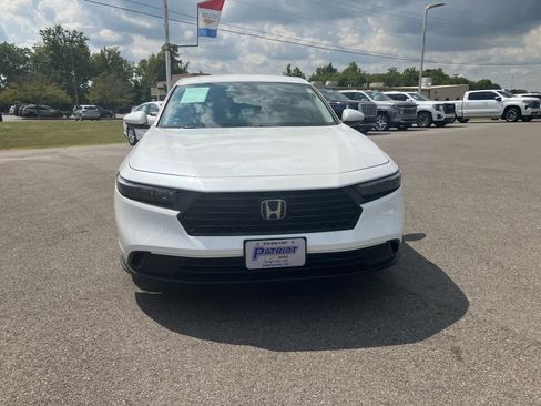 Used 2023 Honda Accord LX image 2