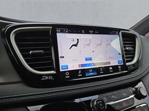 New 2026 Chrysler Pacifica Select image 19