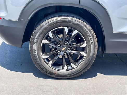 Used 2021 Chevrolet TrailBlazer LT FWD image 10
