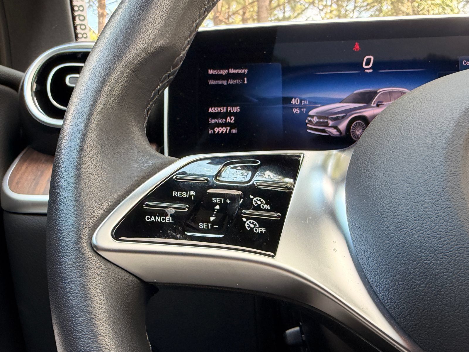 Used 2025 Mercedes-Benz GLC 300 image 22
