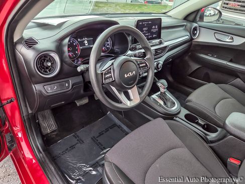 Used 2024 Kia Forte LXS w/ LXS Technology Package image 8