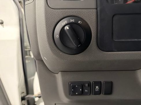Used 2013 Nissan NV 2500 SV w/ Technology Pkg RWD image 18