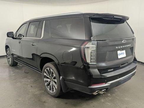 Used 2025 Chevrolet Suburban High Country image 6