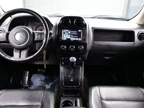 Used 2016 Jeep Patriot High Altitude AWD/4WD image 15