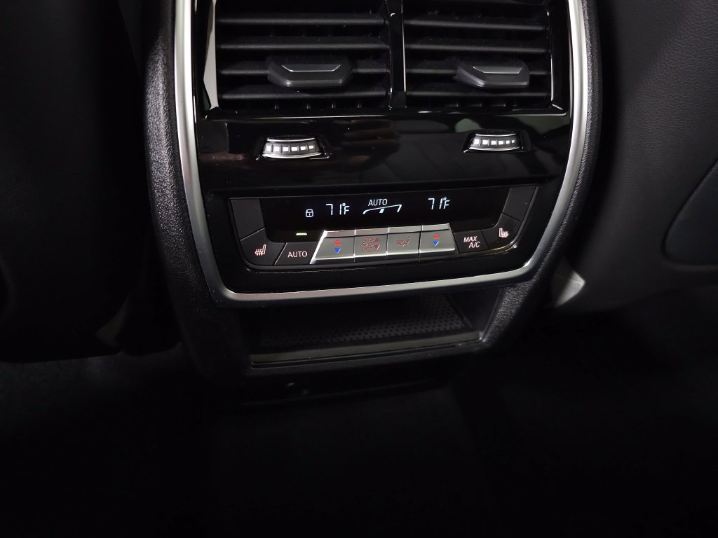 Used 2026 BMW X5 xDrive40i w/ M Sport Package AWD/4WD image 39