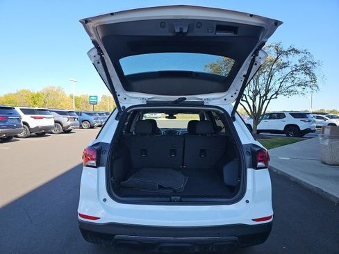 Used 2023 Chevrolet Equinox LT FWD image 10