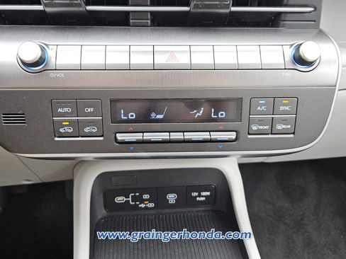 Used 2025 Hyundai Kona SEL image 17