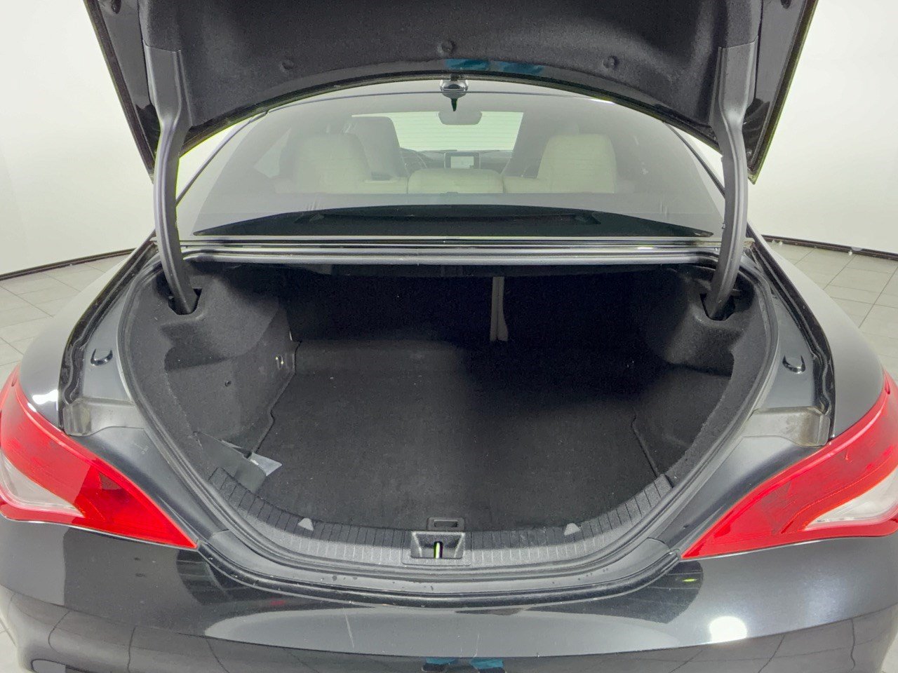 Used 2014 Mercedes-Benz CLA 250 image 28