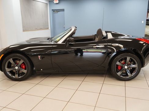 Used 2007 Pontiac Solstice Convertible RWD image 2