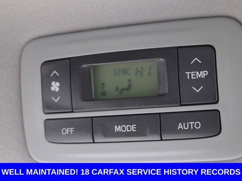 Used 2014 Toyota Sienna LE image 27