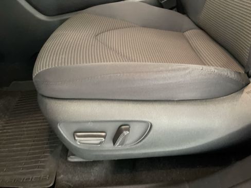 Used 2024 Toyota Highlander LE AWD/4WD image 12