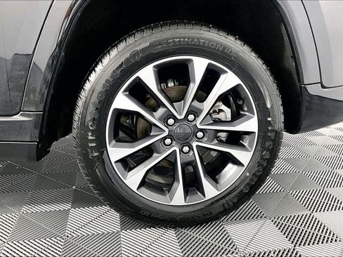 Used 2024 Jeep Grand Cherokee Overland AWD/4WD image 8