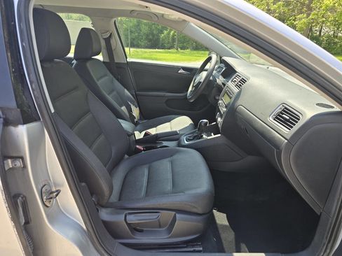 Used 2011 Volkswagen Jetta SE image 12