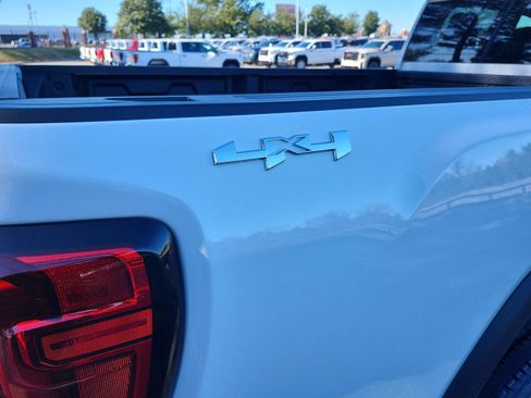 New 2026 GMC Sierra 2500 Pro w/ Convenience Package image 4