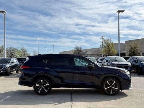 Used 2022 Toyota Highlander XSE image 5