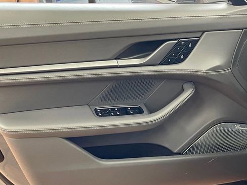 Used 2023 Porsche Taycan Turbo image 18