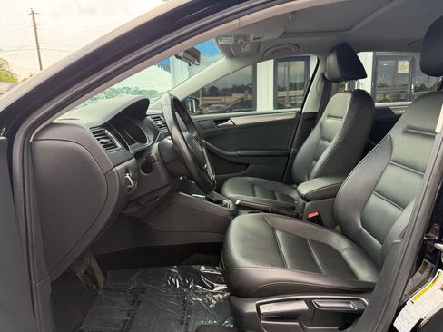 Used 2018 Volkswagen Jetta SE FWD image 11