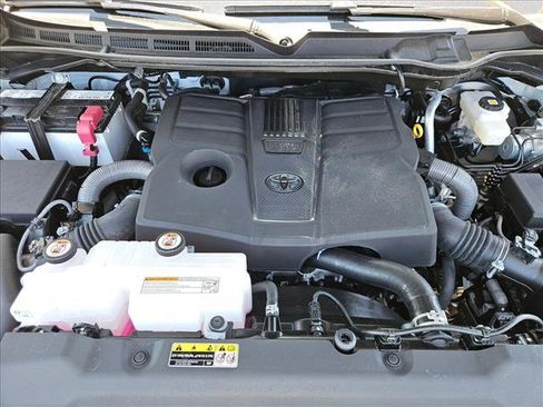 Used 2026 Toyota Tundra SR5 w/ TRD Off-Road Package AWD/4WD image 27