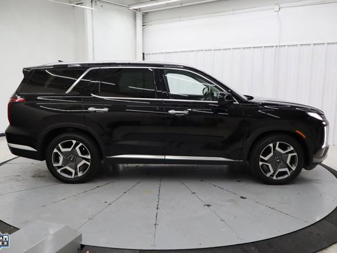 Used 2024 Hyundai Palisade Limited image 2