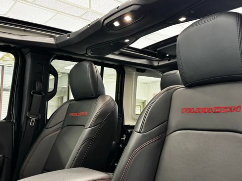 Used 2024 Jeep Wrangler Unlimited Rubicon AWD/4WD image 23