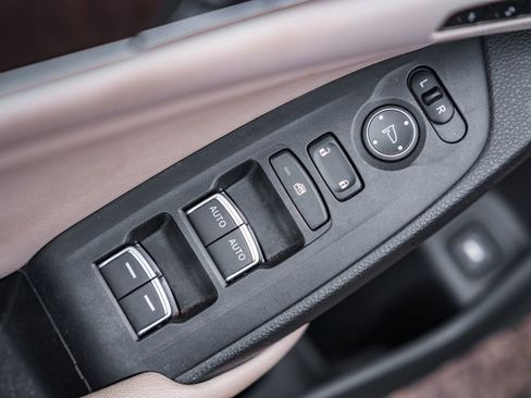 Used 2018 Honda Accord Touring image 38